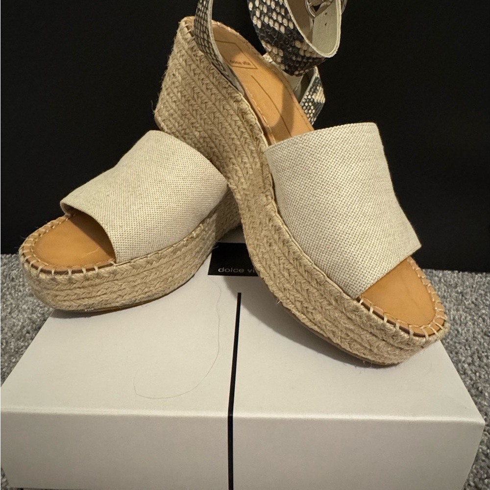 Dolce Vita Lesly Wedge Sandals